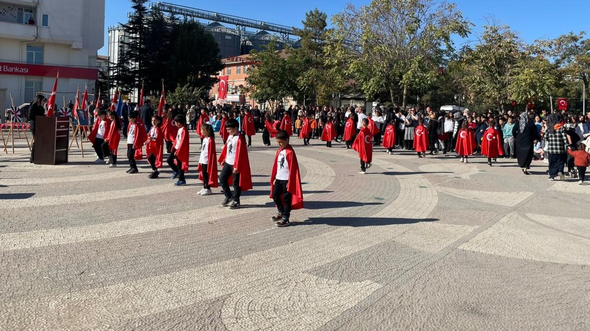 29 EKİM CUMHURİYET BAYRAMI OKULUMUZ LİDERLİĞİNDE 15 TEMMUZ DEMOKRASİ MEYDANINDA COŞKUYLA KUTLANDI .